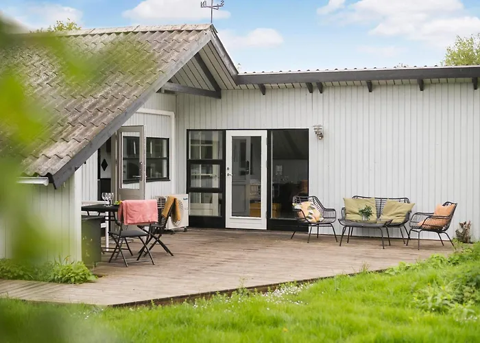 2 Bedroom In Karrebæksminde